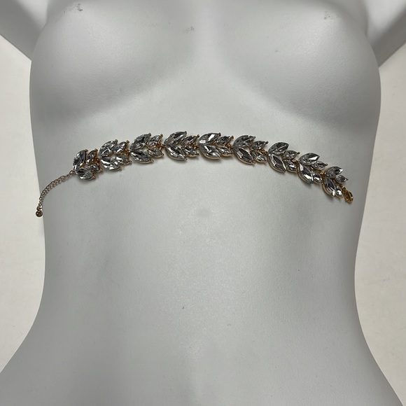 💦NWT Guess/Marciano Rhinestone Bracelet - Picture 3 of 8